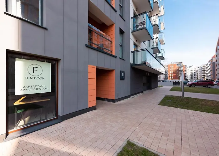 City Center Spa Apartments Pool & Parking