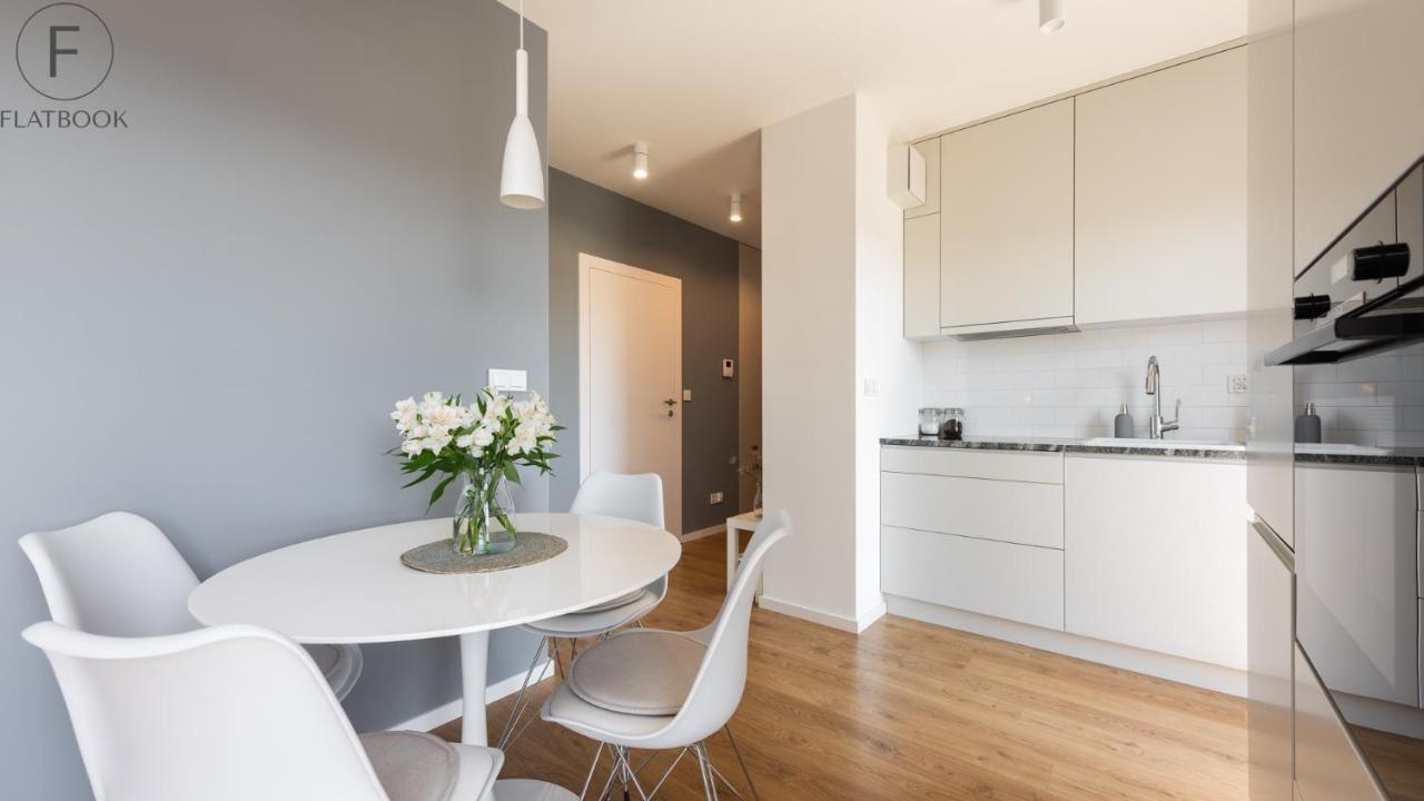 Center Pool & parking Apartament *