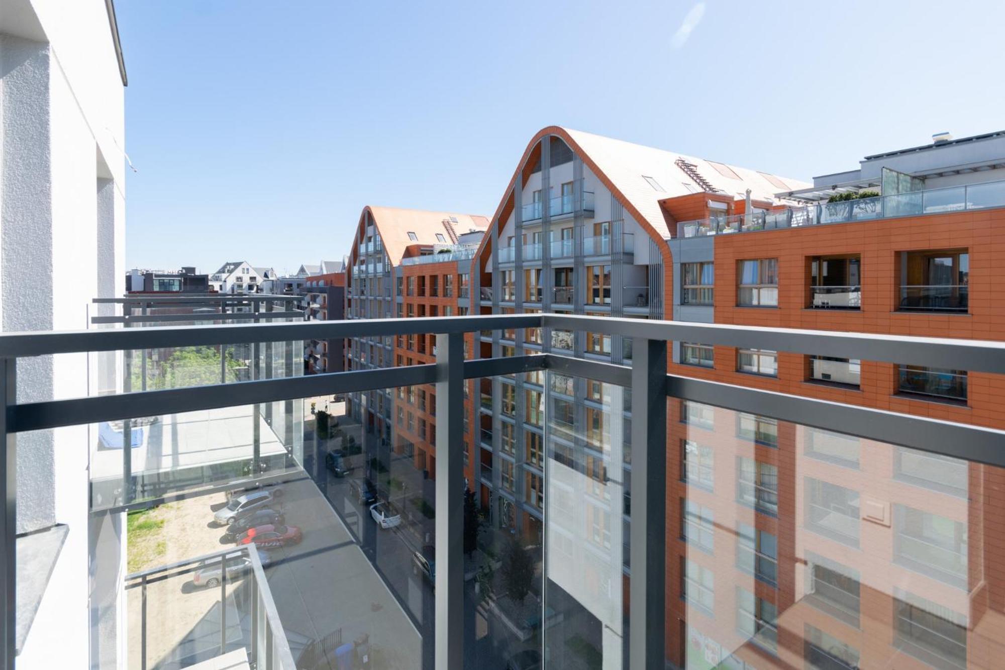 Apartament Center Pool & parking *
